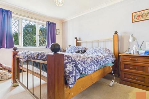 1 Ennis Close, St Erme, Truro, TR4 9BU