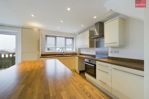 28a Northey Close, Shortlanesend, Truro, TR4 9DA