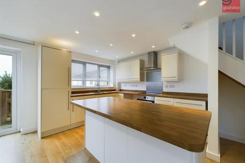 28a Northey Close, Shortlanesend, Truro, TR4 9DA