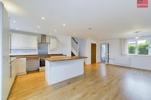 28a Northey Close, Shortlanesend, Truro, TR4 9DA