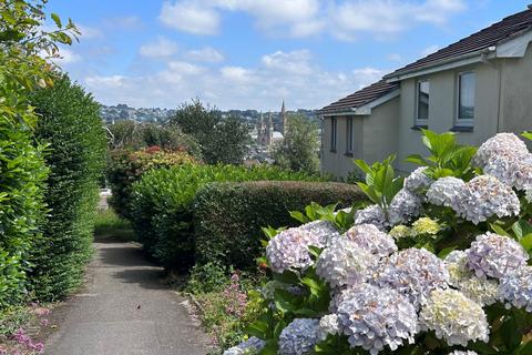 8 Halwyn Place, Truro, TR1 2LA