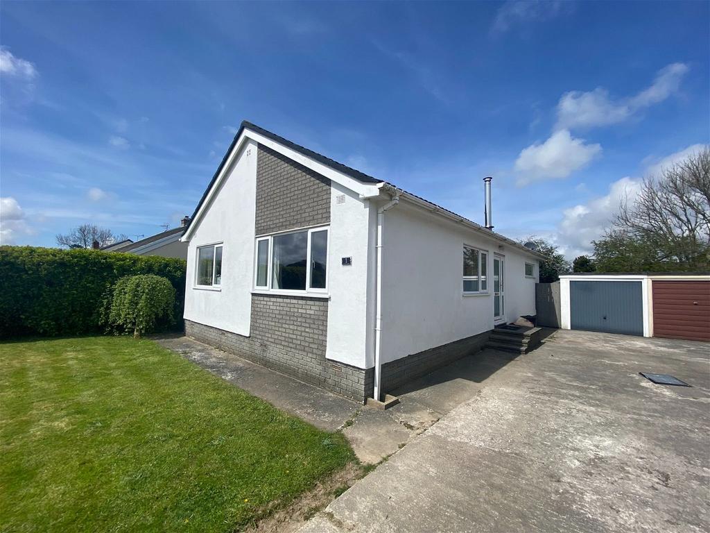 Victoria Gardens, Threemilestone, Truro 3 bed detached bungalow - £415,000