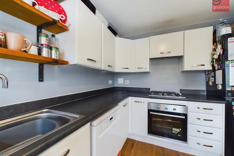 2 Penwethers Close, Truro, TR1 3FS