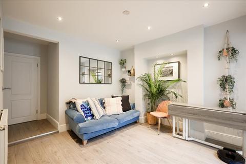 2 bedroom flat for sale, Overstone Road, Hammersmith, W6