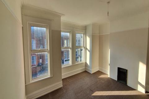 1 bedroom in a house share to rent, Nova Road, Croydon, London