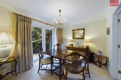 4 Bishop Temple Road, Truro, TR1 1YP