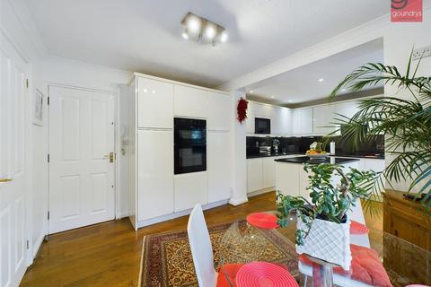 4 Bishop Temple Road, Truro, TR1 1YP