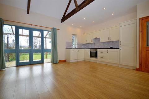 2 bedroom barn conversion to rent, North West Barn