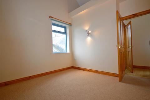 2 bedroom barn conversion to rent, North West Barn
