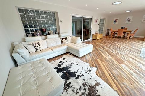 64 Lea Green Lane, Wythall, Birmingham, B47 6HN
