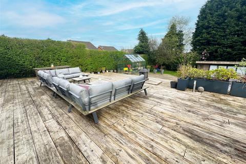 64 Lea Green Lane, Wythall, Birmingham, B47 6HN