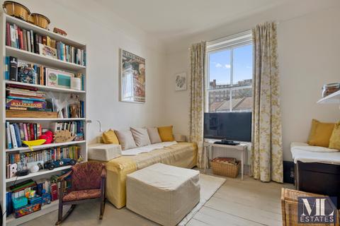 3 bedroom apartment for sale, Howard Road, London NW2