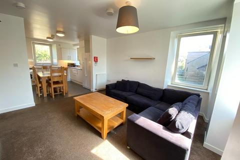 6 bedroom flat to rent, St Leonard`s Bank, Newington, Edinburgh, EH8