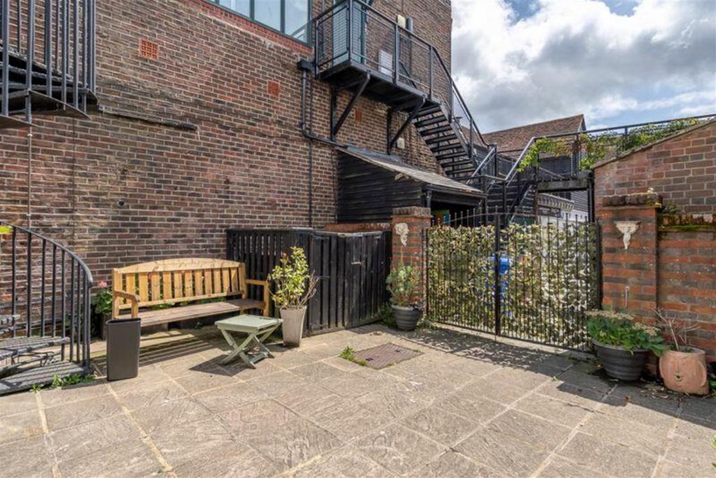 Courtyard Garden