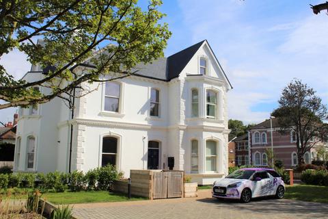 2 bedroom flat to rent, 6 Mill Road, Worthing BN11