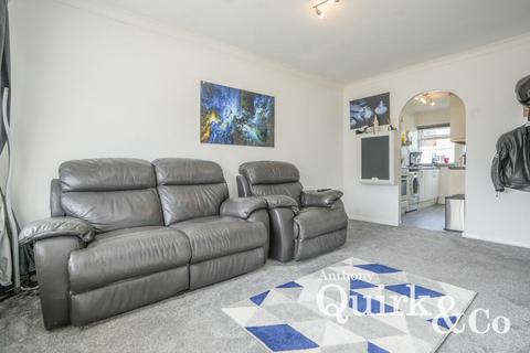 2 bedroom detached bungalow for sale, Dovercliff Road, Canvey Island, SS8