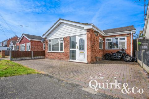 2 bedroom detached bungalow for sale, Dovercliff Road, Canvey Island, SS8