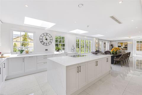 5 bedroom detached house for sale, The Ridgeway, Cuffley, Hertfordshire, EN6