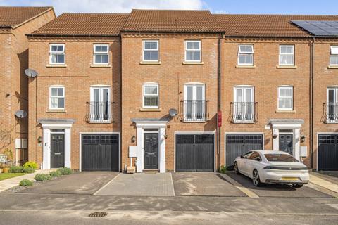 4 bedroom townhouse for sale - Pentland Drive, Sleaford, Lincolnshire, NG34