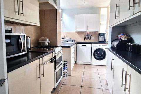 3 bedroom end of terrace house to rent, Bridge End, Walthamstow E17 4ES