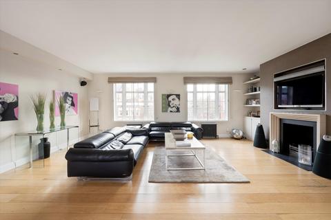 3 bedroom flat to rent, Phillimore Court, Kensington High Street, London, W8