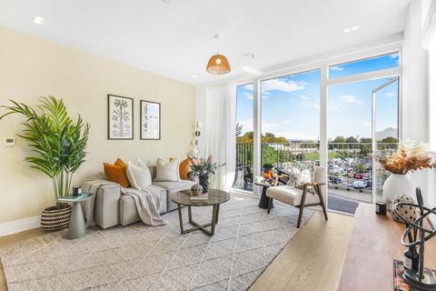 1 bedroom apartment for sale, Chiswick Green, Chiswick High Road, W4