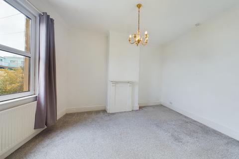 2 bedroom flat to rent, The Stables, Queens Road, GL50