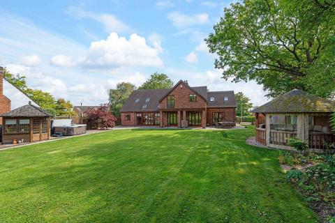 5 bedroom detached house for sale, Rowney Green Lane Rowney Green Alvechurch, Birmingham, B48 7QP