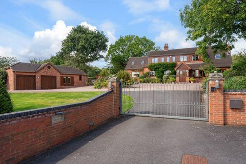 5 bedroom detached house for sale, Rowney Green Lane Rowney Green Alvechurch, Birmingham, B48 7QP