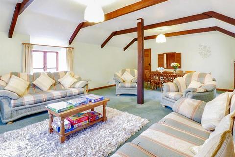 4 bedroom terraced house to rent, Trugo farm, Newquay
