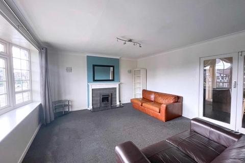 2 bedroom maisonette to rent, Wollaton Road, Nottingham NG8