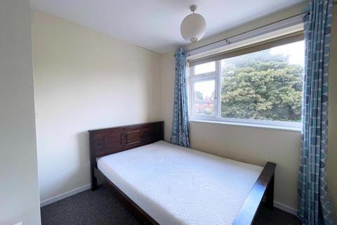 2 bedroom maisonette to rent, Wollaton Road, Nottingham NG8