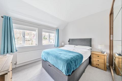 22 Westleigh Avenue, Coulsdon, CR5 3AA