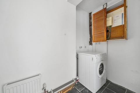 4, The Wells Lower Street, Haslemere, GU27 2PA