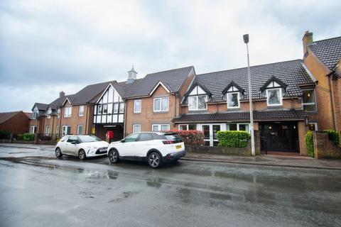 2 bedroom flat for sale - West End, Swanland, North Ferriby, East Riding of Yorkshire, HU14 3PQ