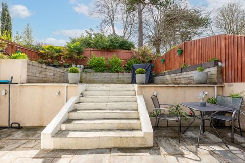 17 Downs Road, Purley, CR8 1DS