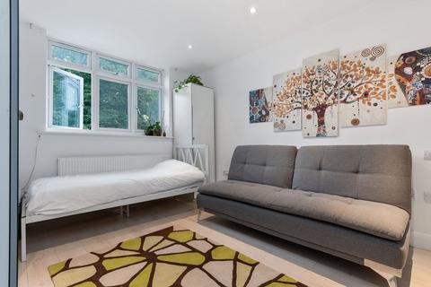 17 Downs Road, Purley, CR8 1DS