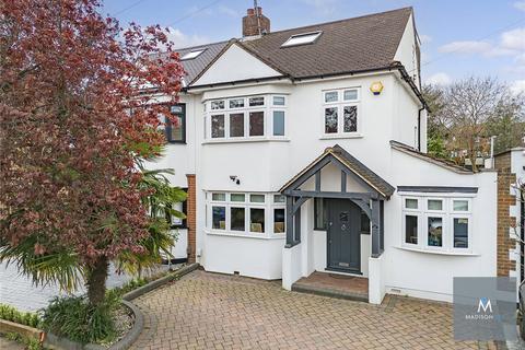 4 bedroom semi-detached house for sale, Hycliffe Gardens, Essex IG7