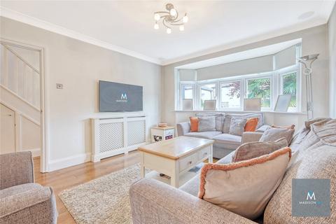 4 bedroom semi-detached house for sale, Hycliffe Gardens, Essex IG7