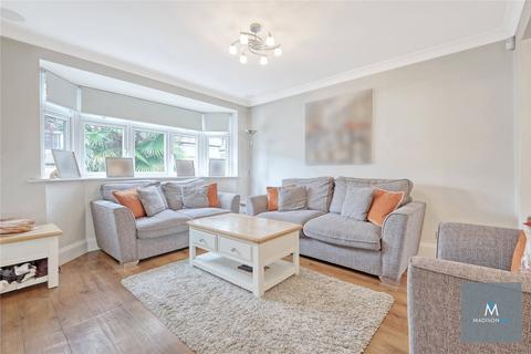 4 bedroom semi-detached house for sale, Hycliffe Gardens, Essex IG7