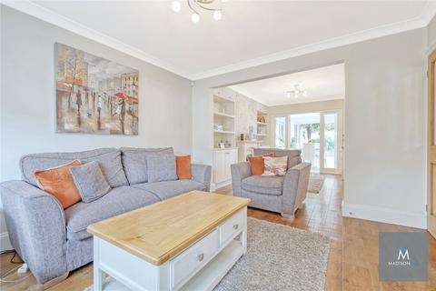 4 bedroom semi-detached house for sale, Hycliffe Gardens, Essex IG7