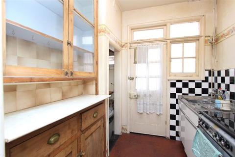 1 bedroom apartment for sale, Westcliff Park Drive, Westcliff-on-Sea, SS0