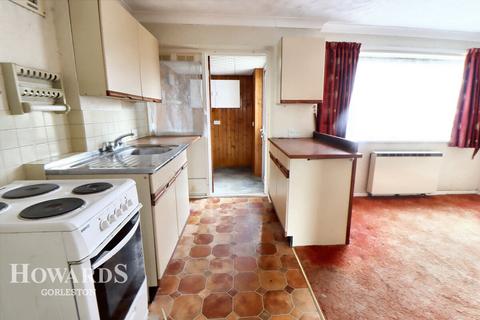 2 bedroom end of terrace house for sale, Brasenose Avenue, Gorleston