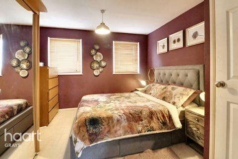 5 Fanns Rise, Purfleet, RM19 1GP