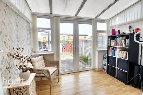 5 Fanns Rise, Purfleet, RM19 1GP