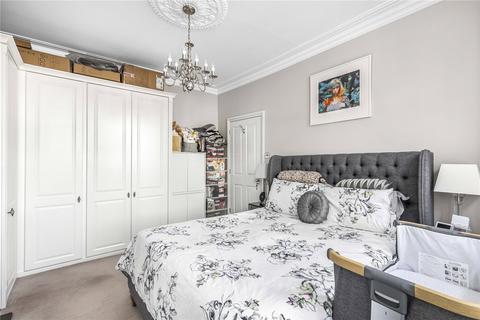 2 bedroom maisonette for sale, Weir Road, London, SW12