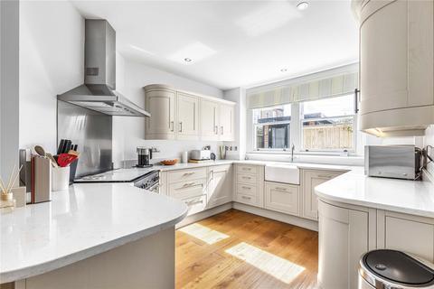 2 bedroom maisonette for sale, Weir Road, London, SW12