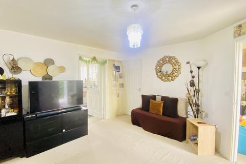 3 bedroom end of terrace house to rent, Halcrow Avenue, Dartford DA1