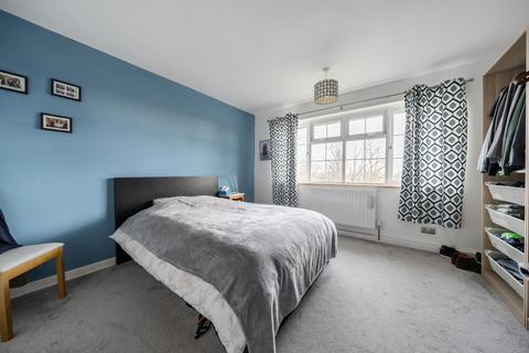 2 bedroom flat for sale, Brooklyn Court, Woking, GU22