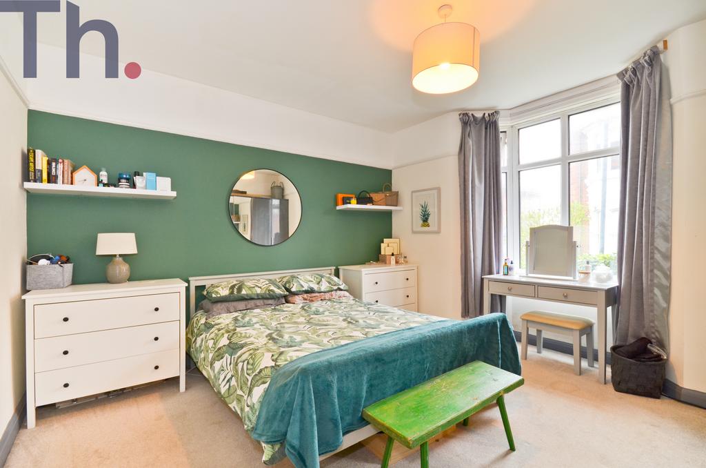 Bedroom 1.JPG